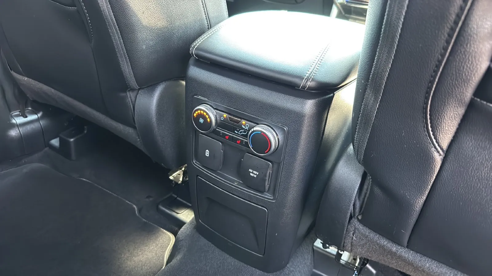 Ford Explorer photo 27