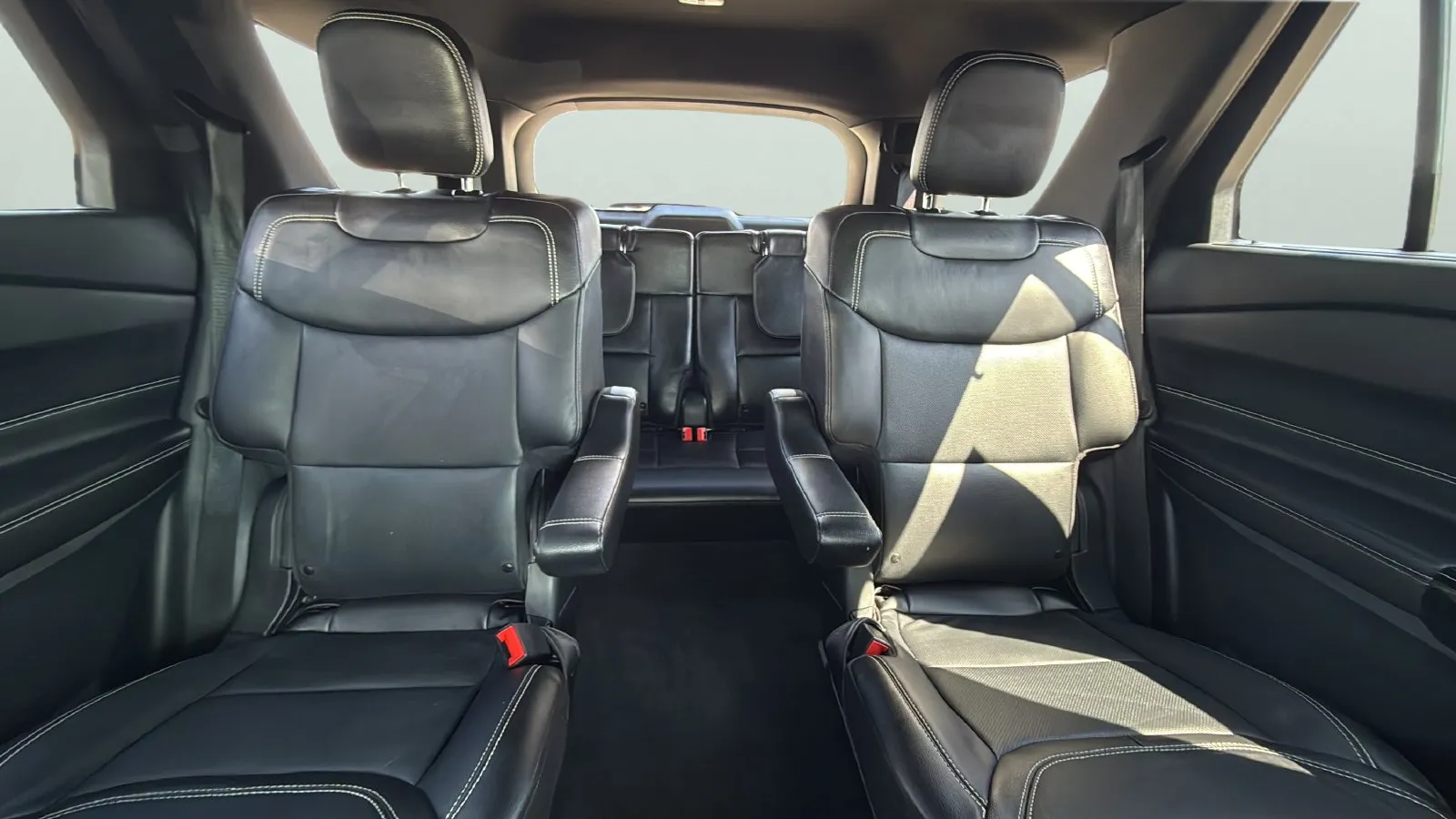 Ford Explorer photo 25
