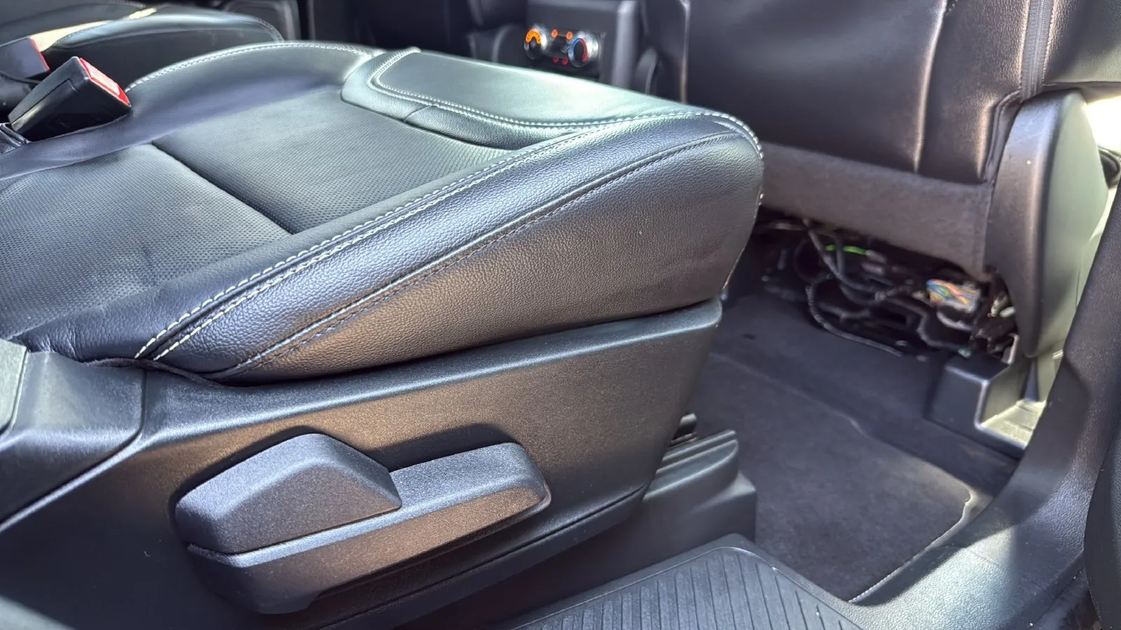 Ford Explorer photo 26