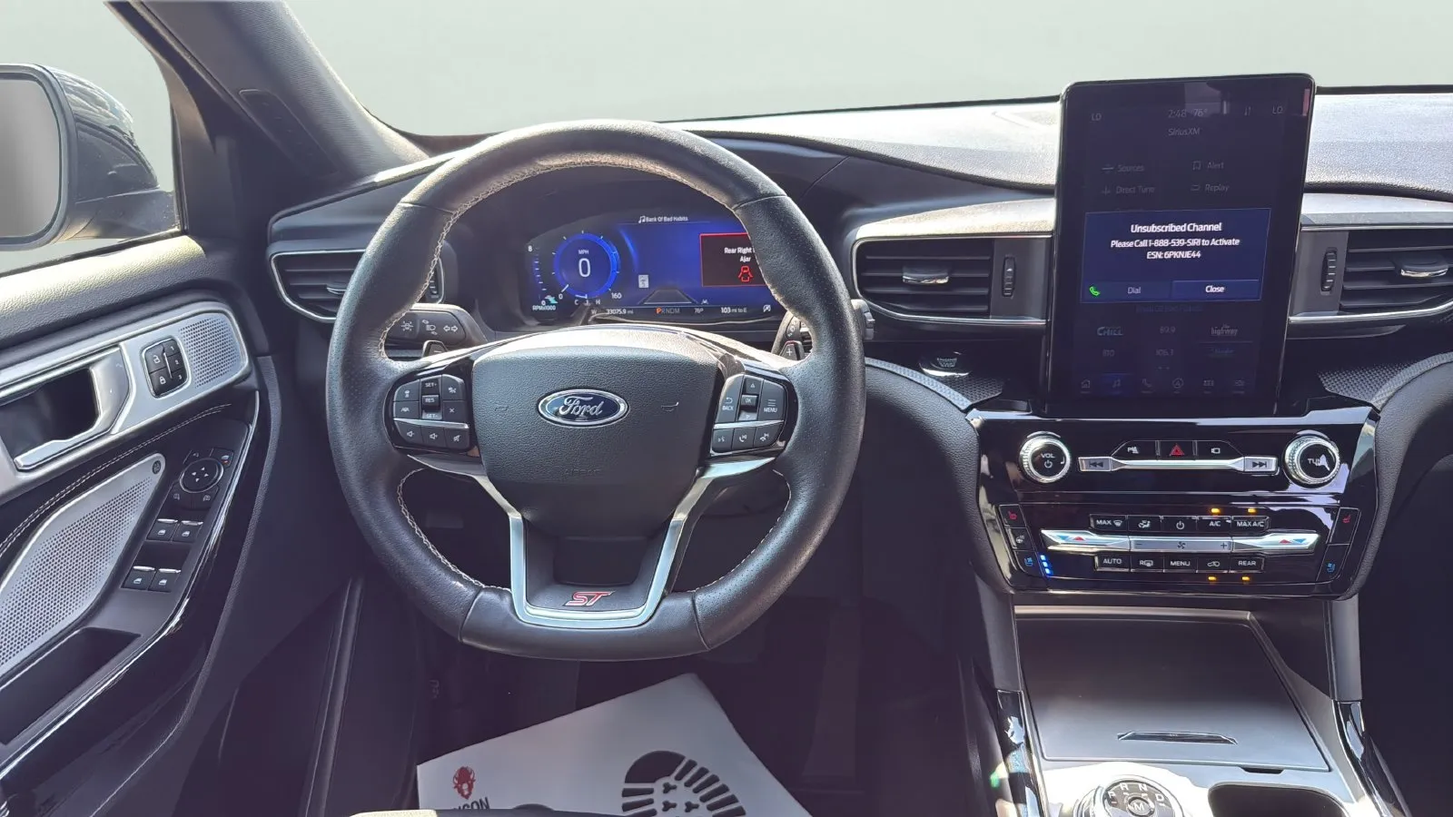 Ford Explorer photo 12
