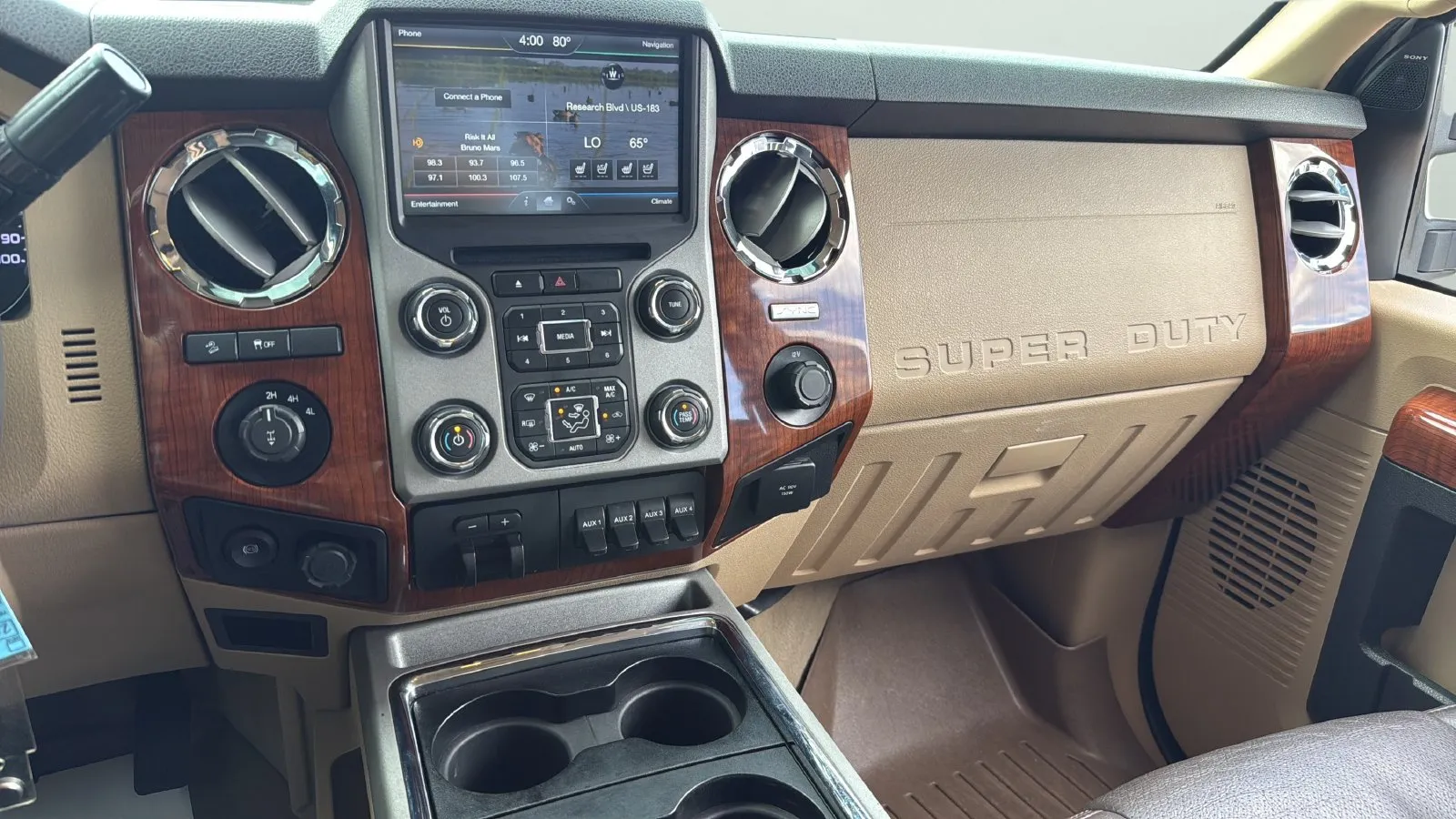 Ford F350SD photo 19