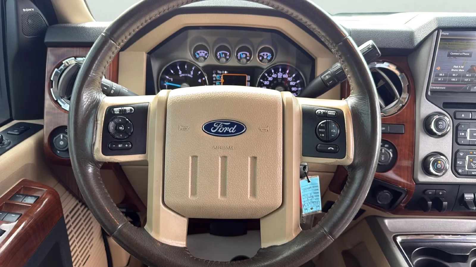 Ford F350SD photo 14