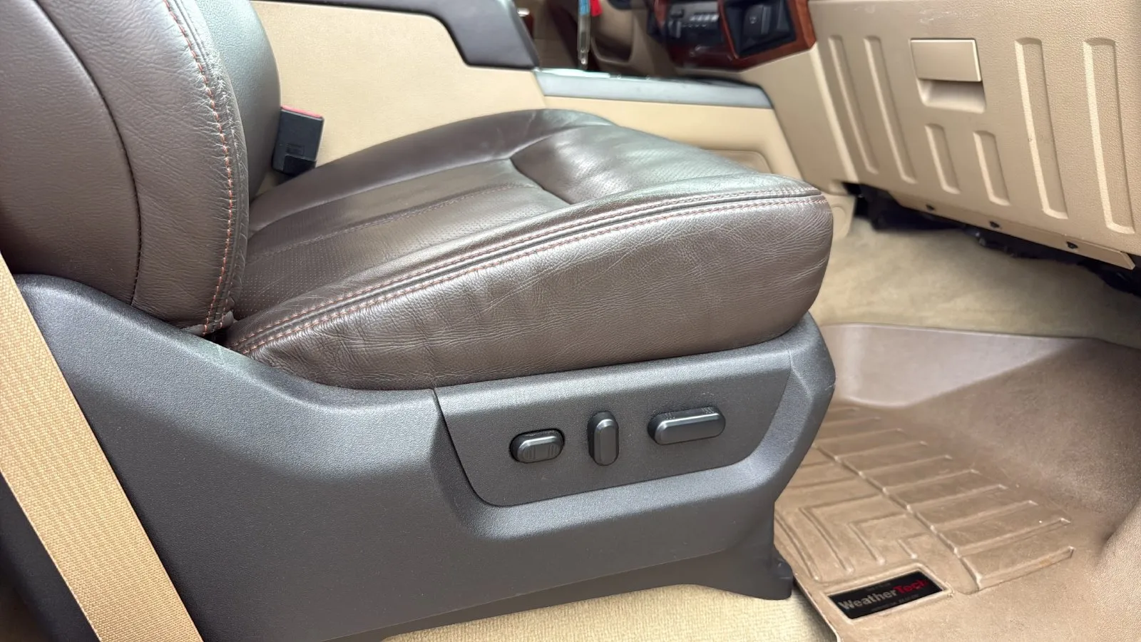 Ford F350SD photo 24