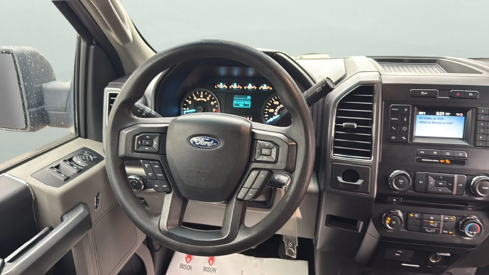 Ford F-150 photo 11