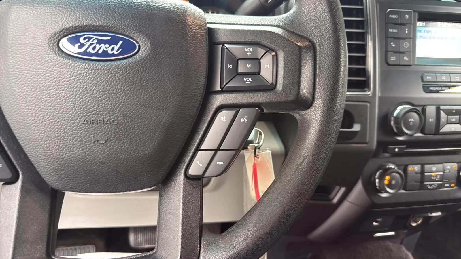 Ford F-150 photo 14