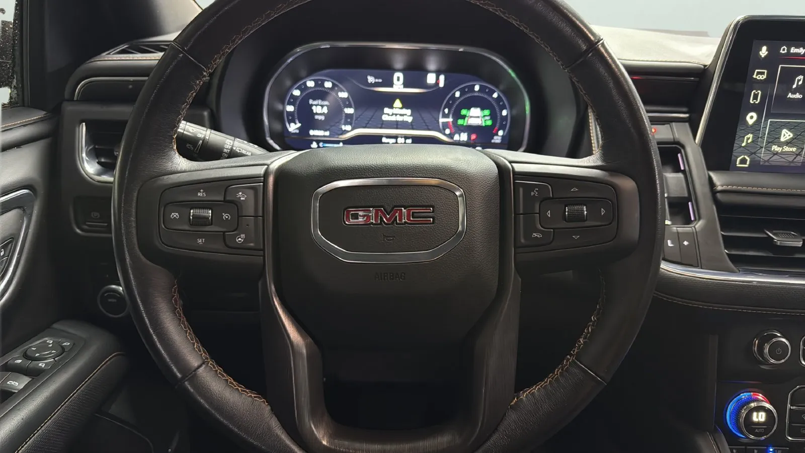 GMC Yukon photo 14