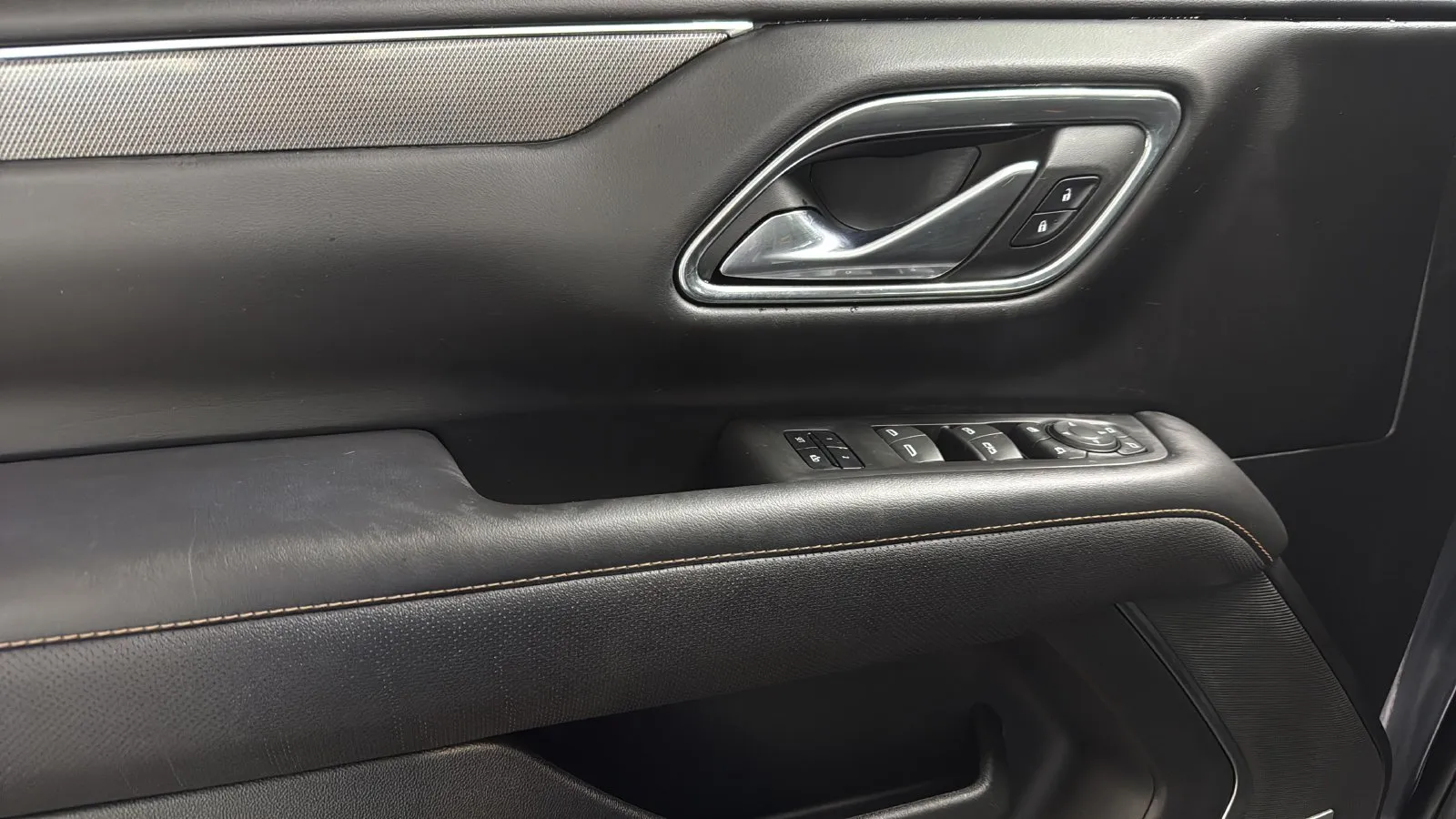 GMC Yukon photo 11
