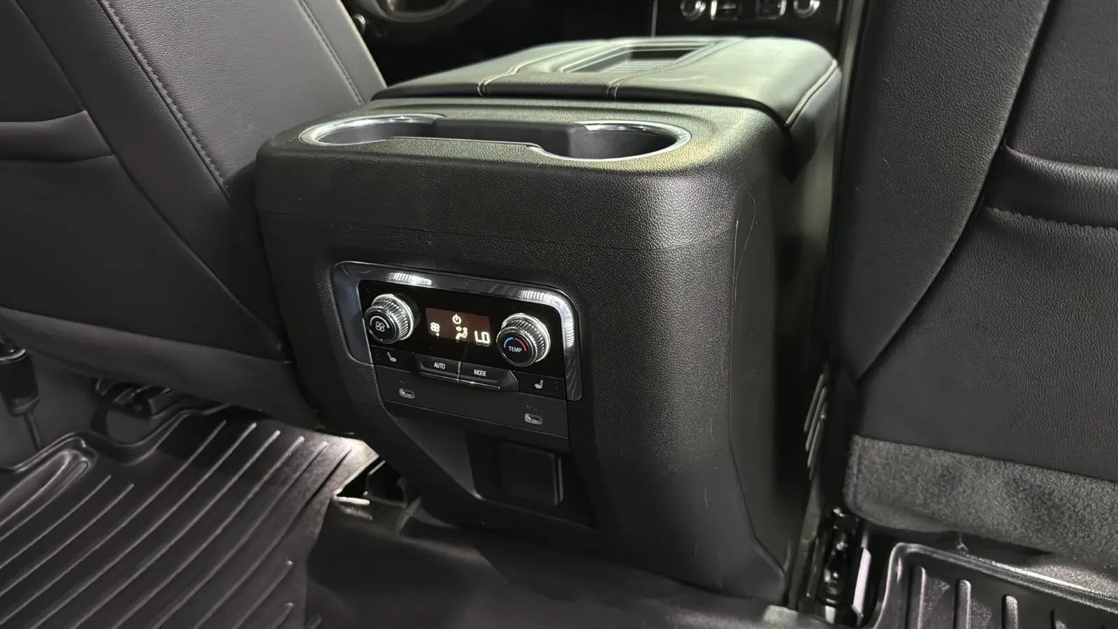 GMC Yukon photo 27