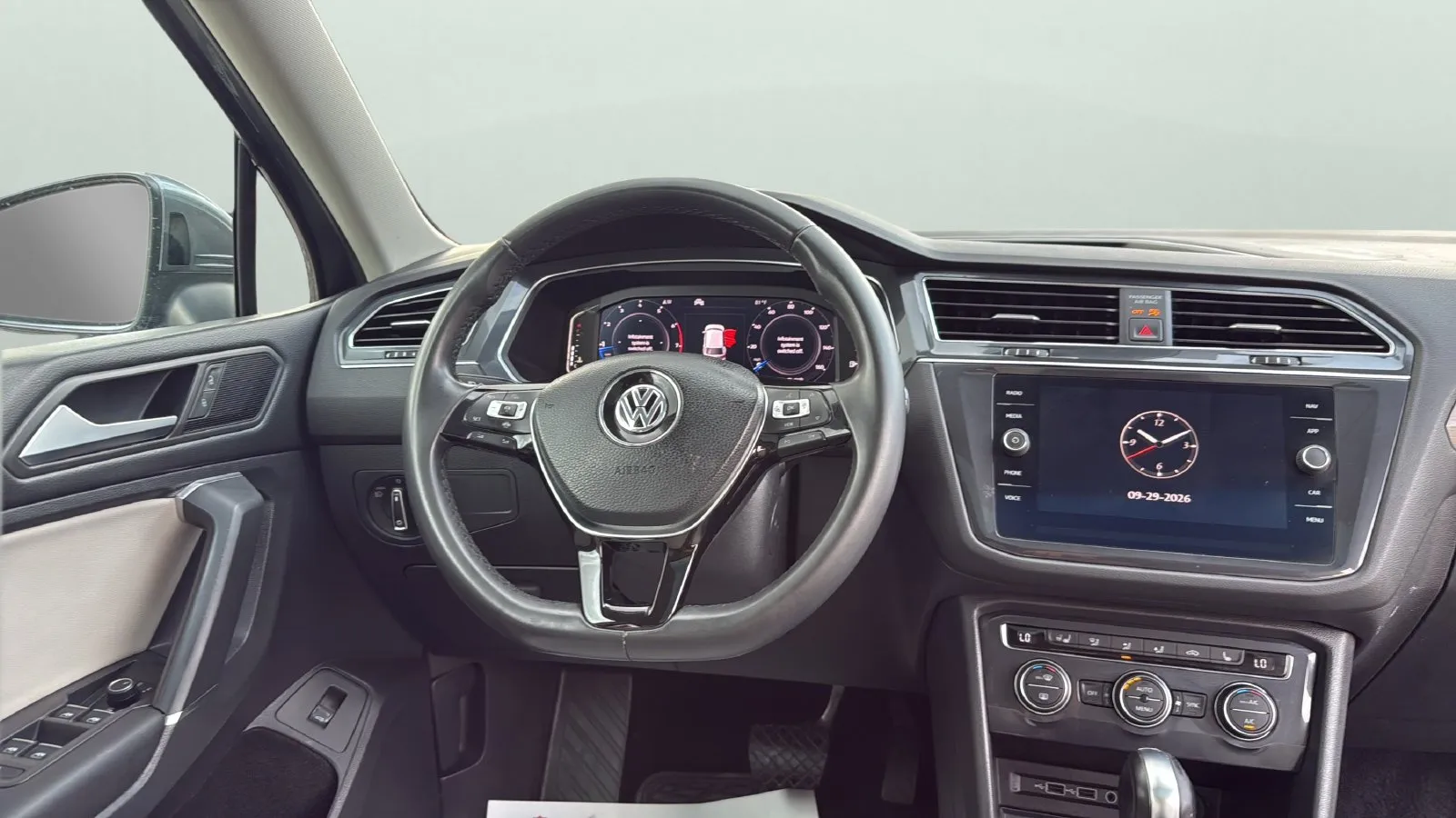 Volkswagen Tiguan photo 12