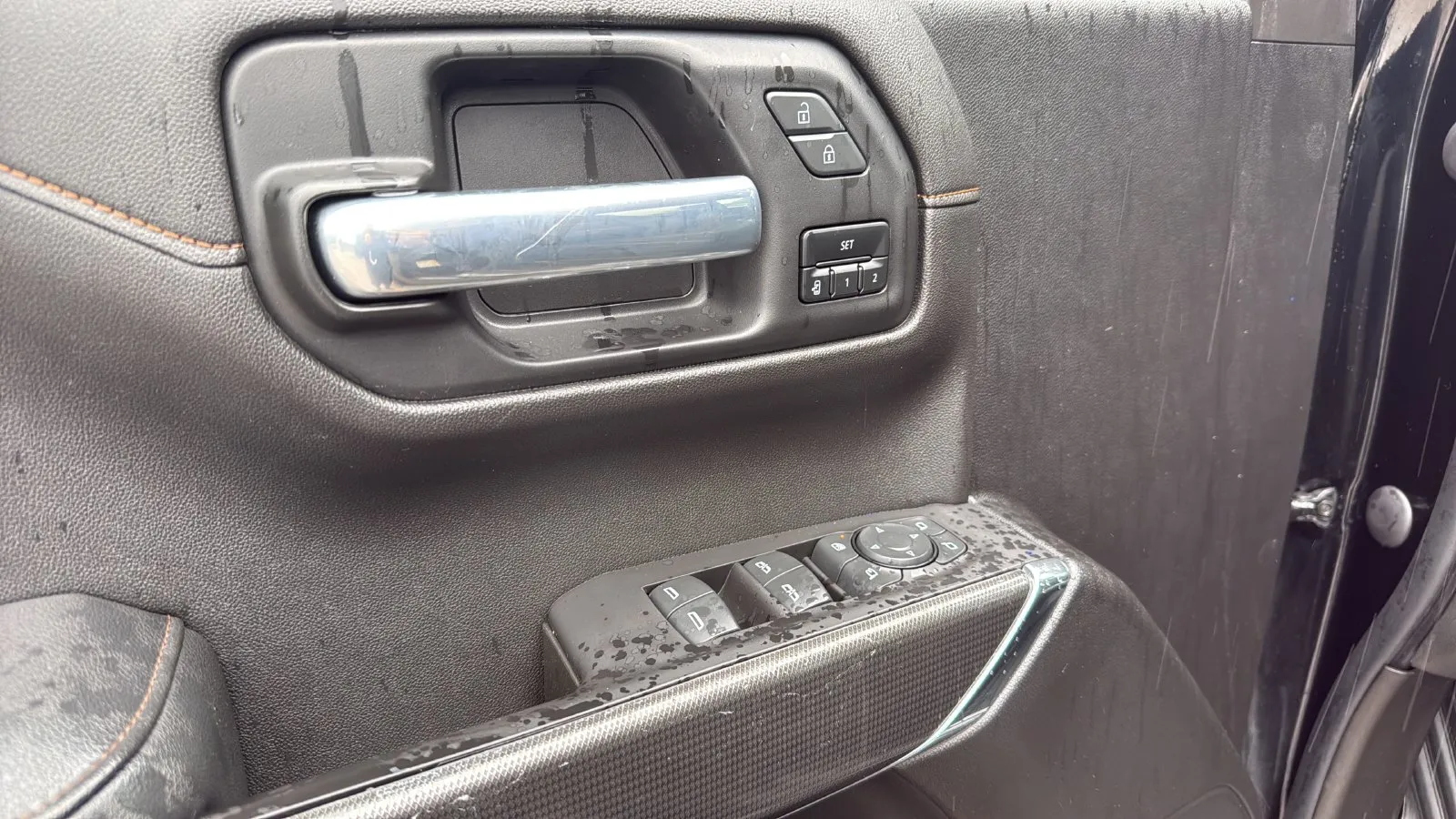 GMC Sierra photo 11