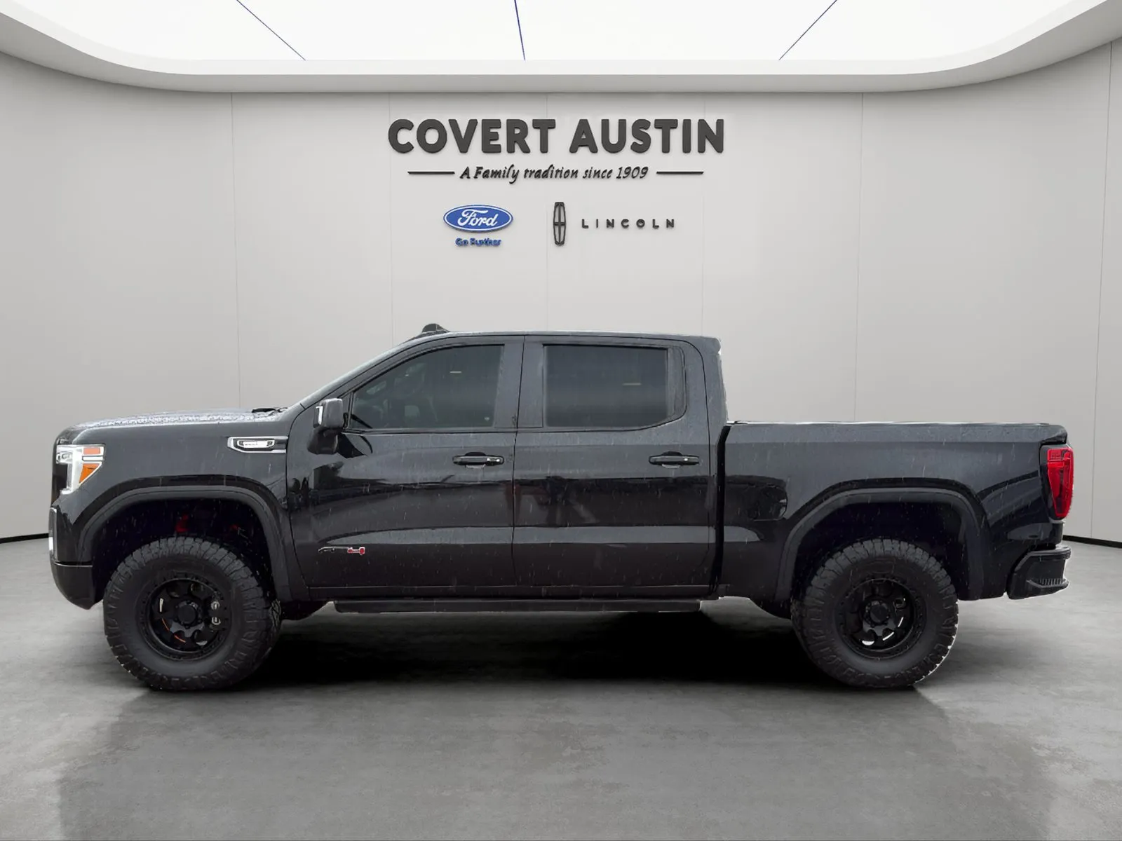 GMC Sierra photo 2