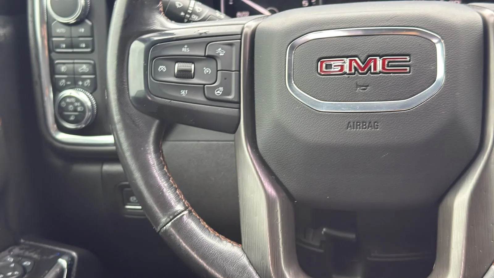 GMC Sierra photo 16