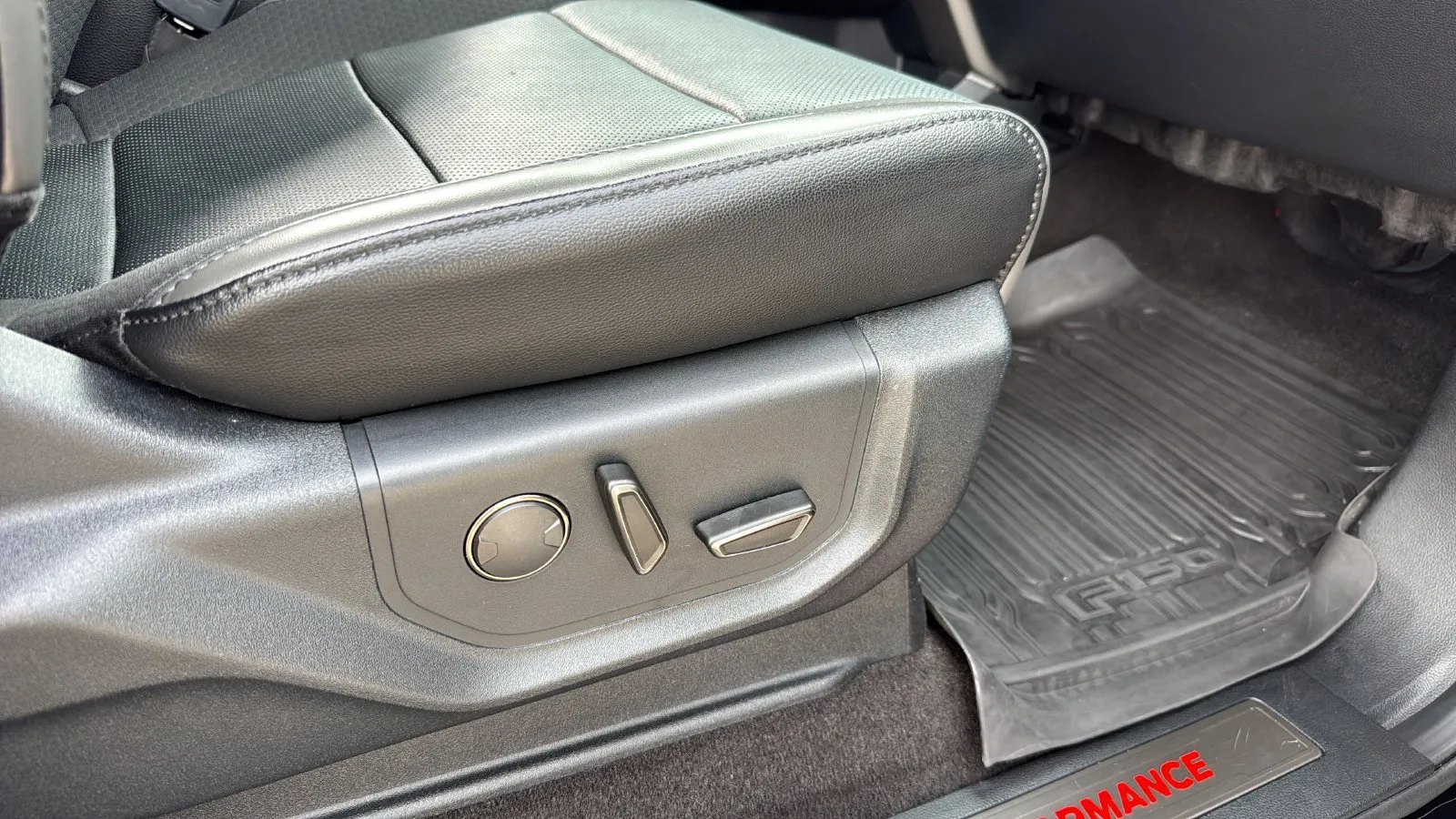 Ford F-150 photo 22