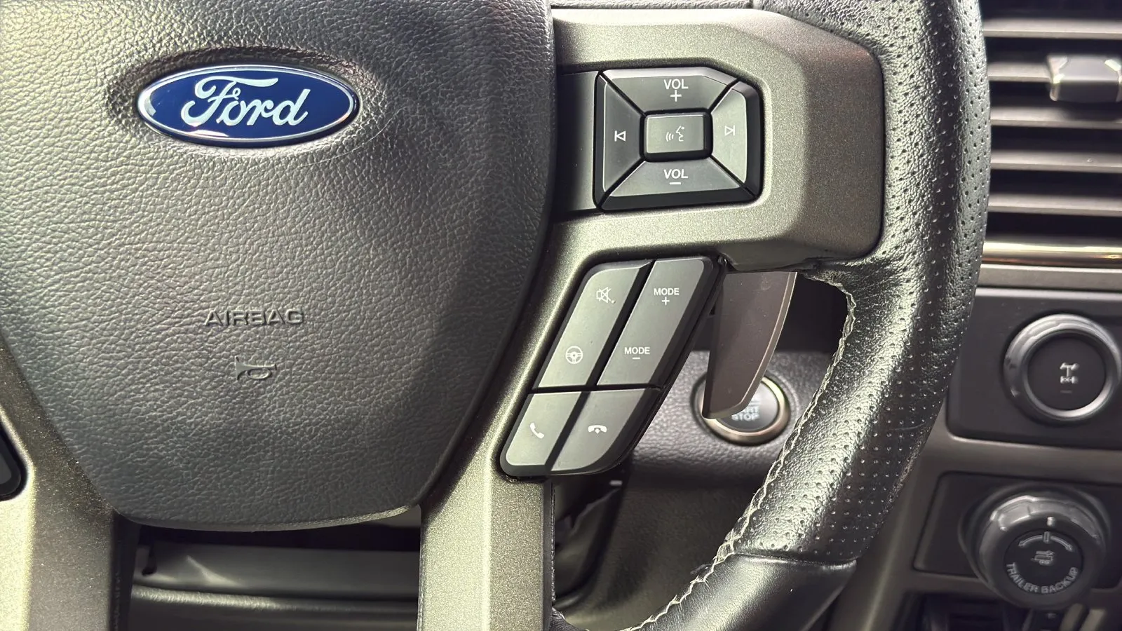 Ford F-150 photo 13