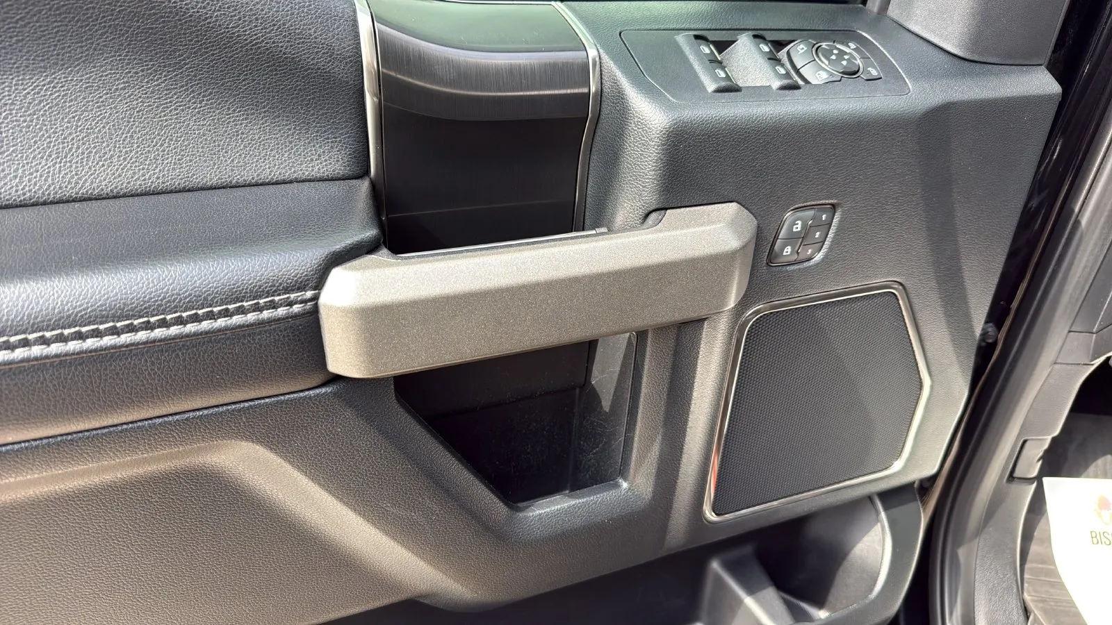 Ford F-150 photo 9