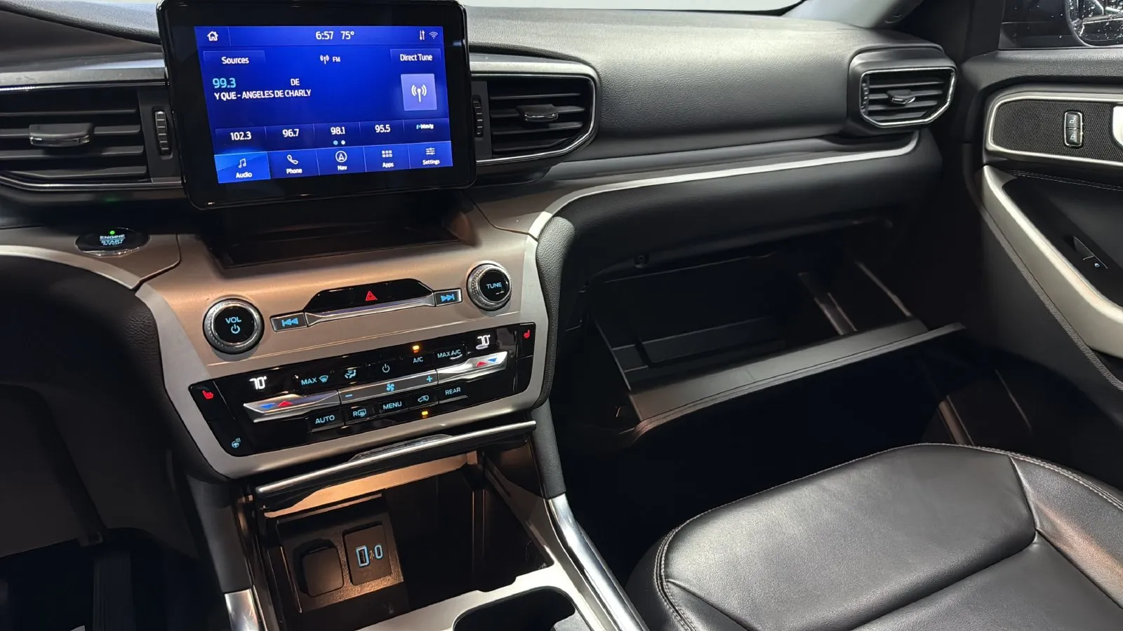 Ford Explorer photo 19