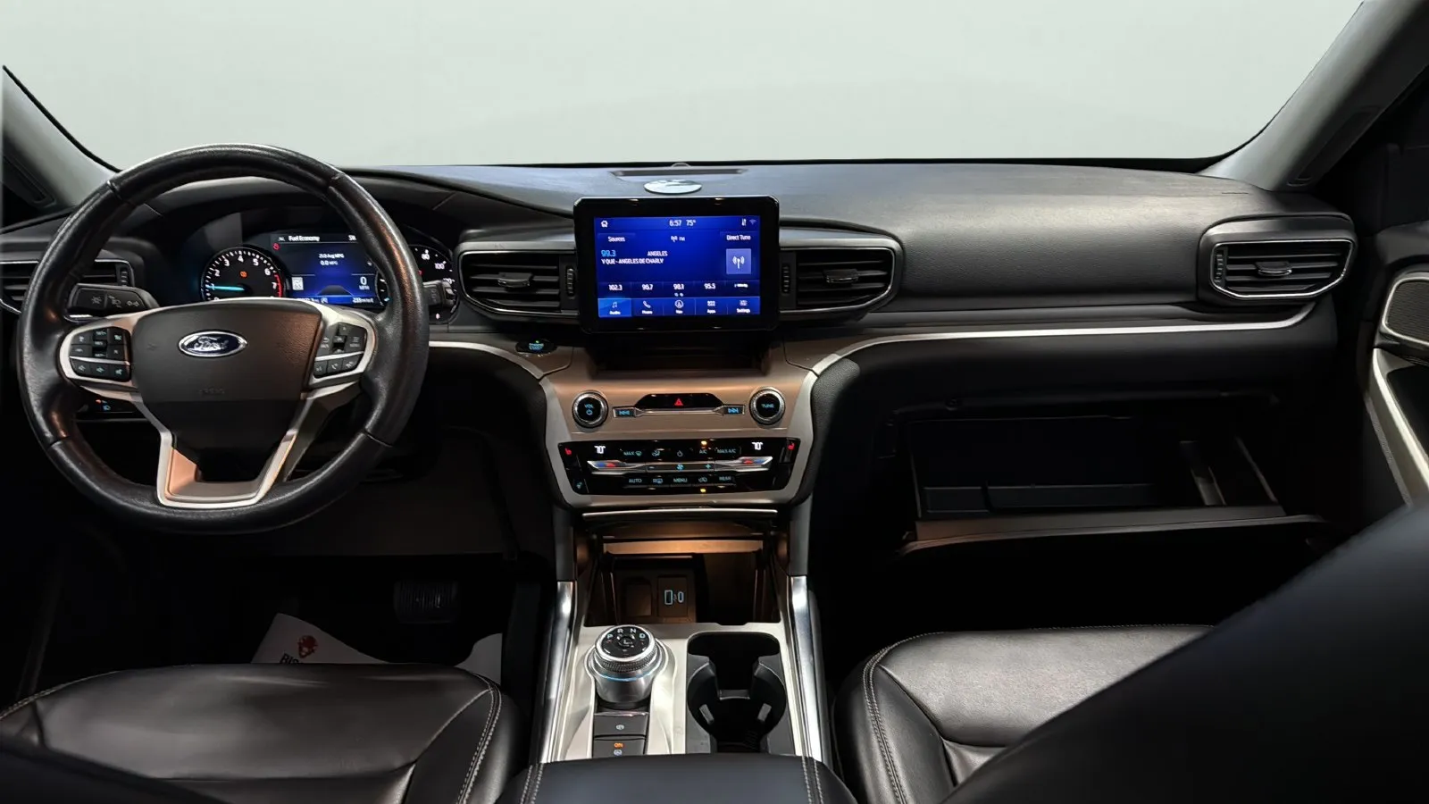 Ford Explorer photo 21
