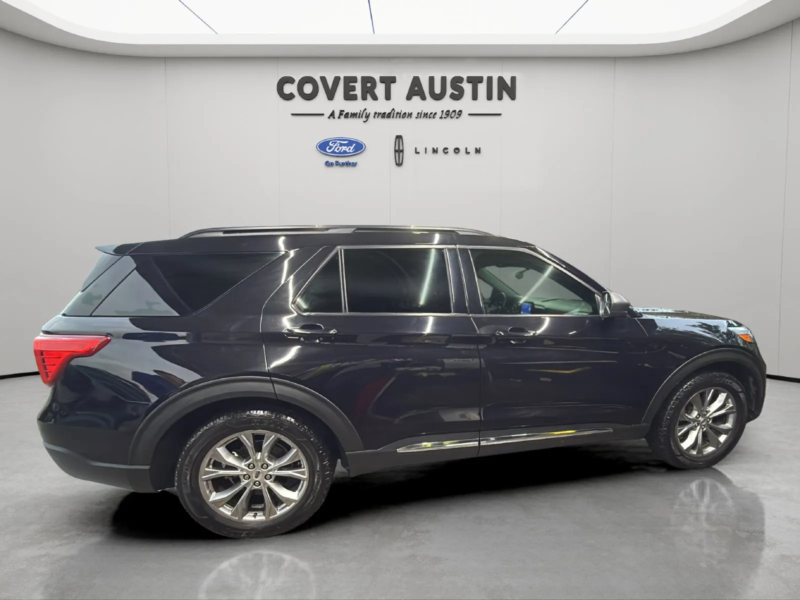 Ford Explorer photo 6