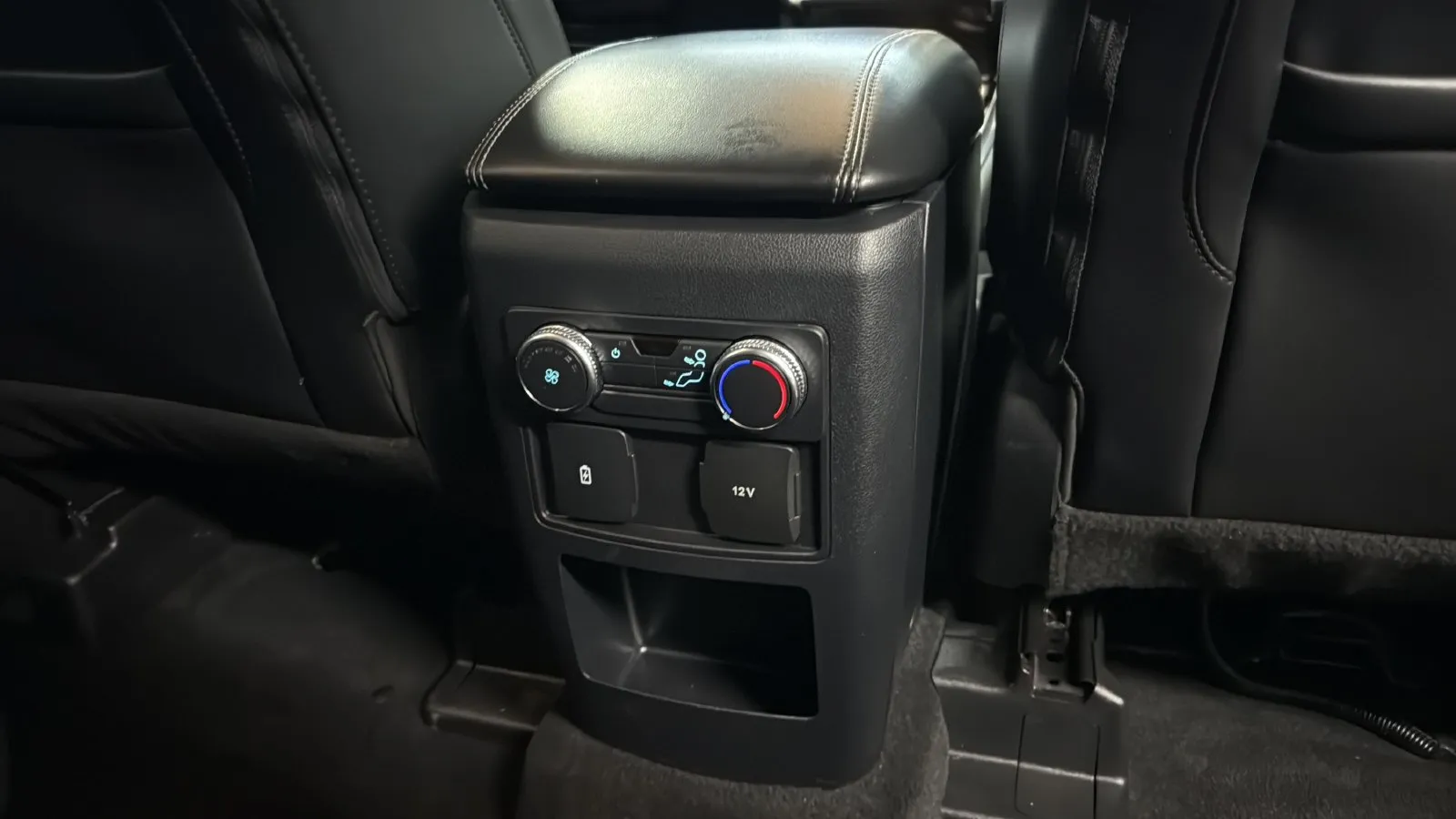 Ford Explorer photo 27