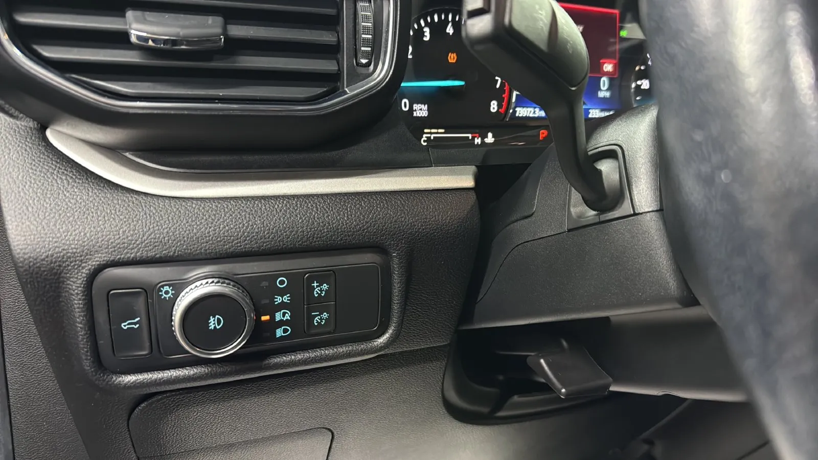 Ford Explorer photo 17