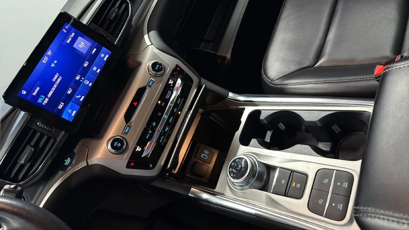 Ford Explorer photo 20