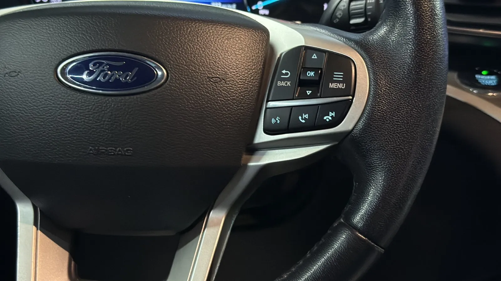 Ford Explorer photo 15
