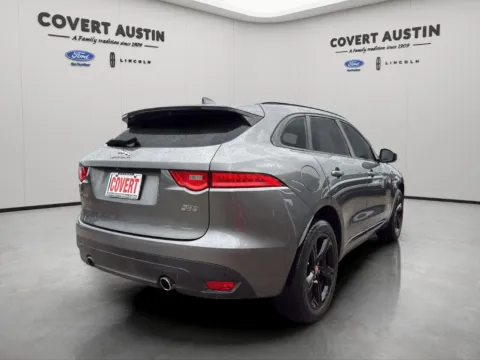 More photos of 2018 Jaguar F-PACE 30t R-Sport at Covert Ford Lincoln, TX