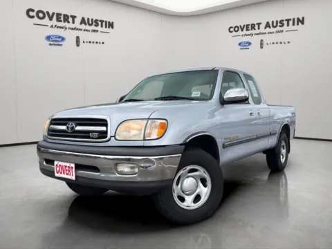 Silver 2000 Toyota Tundra SR5 for sale in Austin, TX