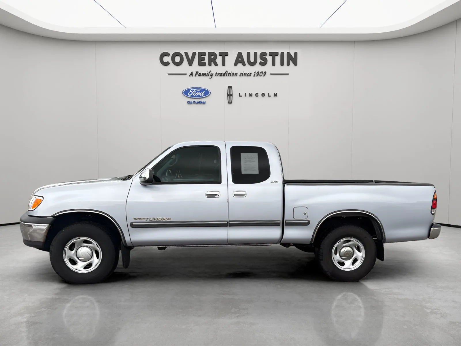 Toyota Tundra photo 2