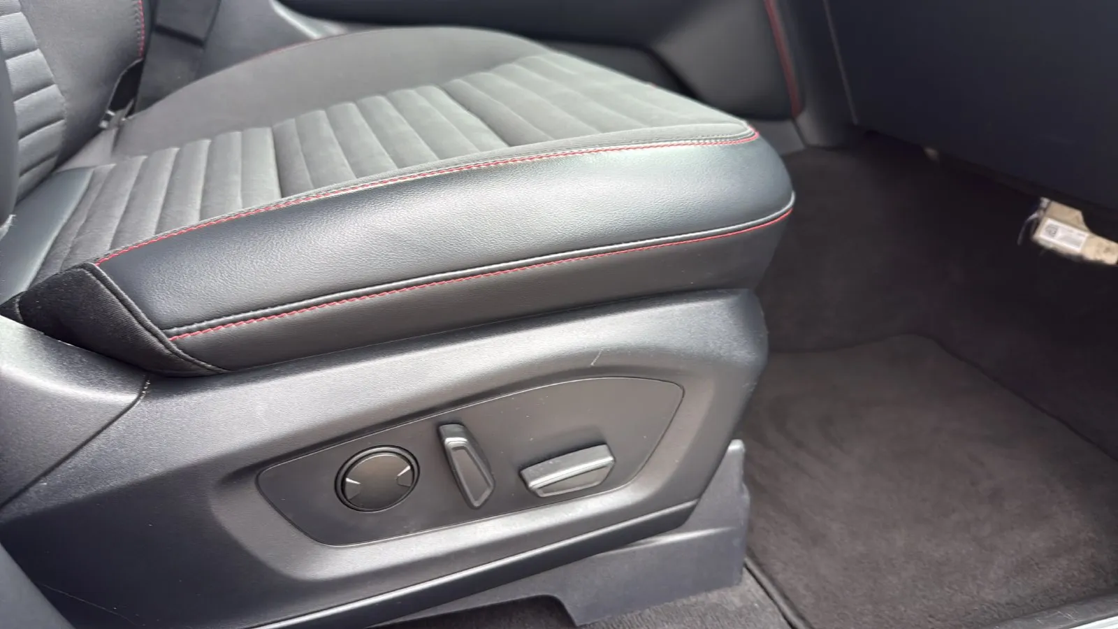 Ford Explorer photo 24