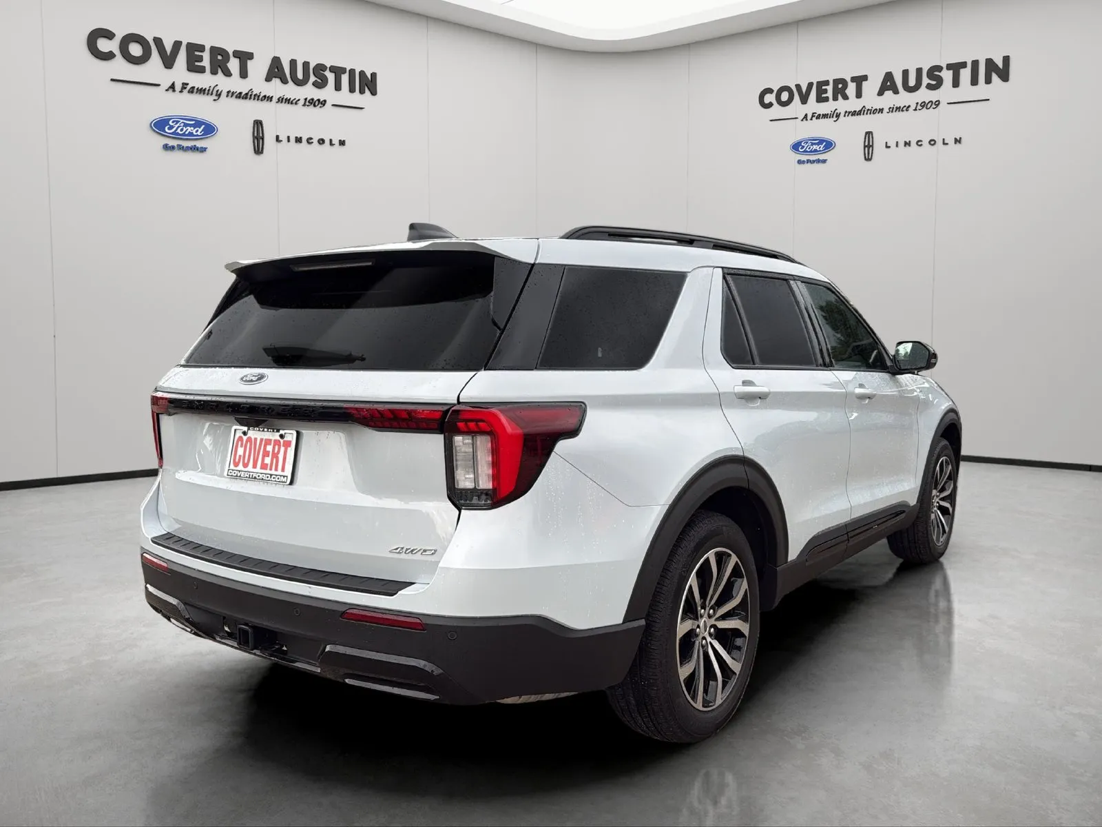 Ford Explorer photo 5