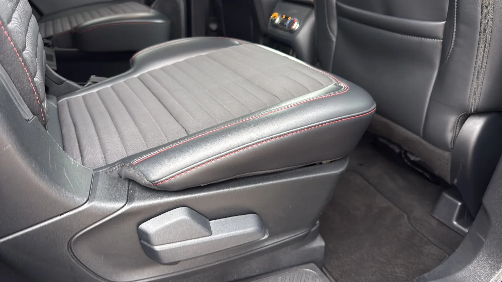 Ford Explorer photo 26