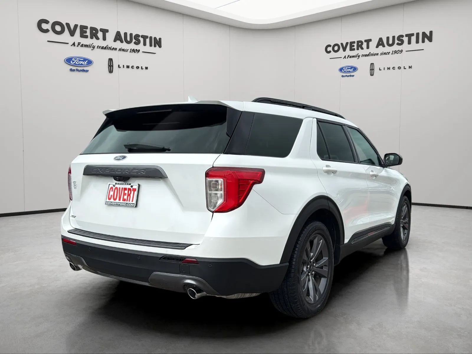 Ford Explorer photo 3