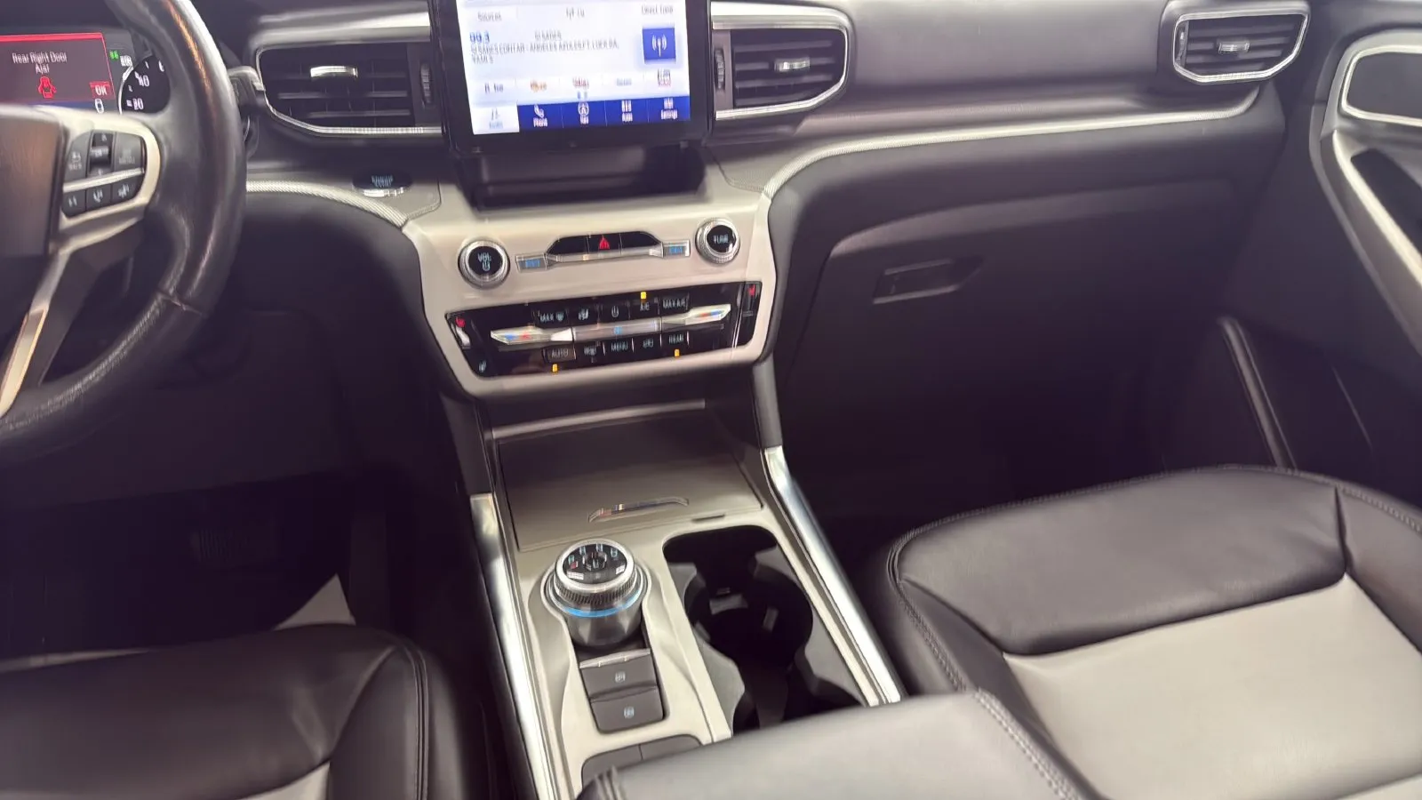 Ford Explorer photo 14
