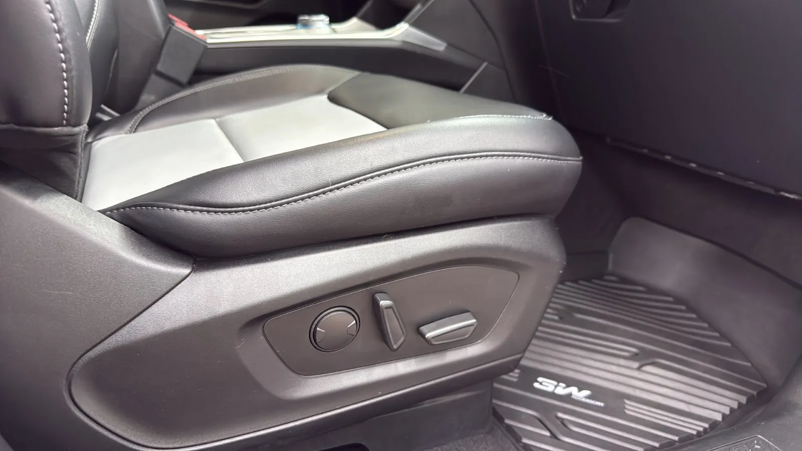 Ford Explorer photo 19
