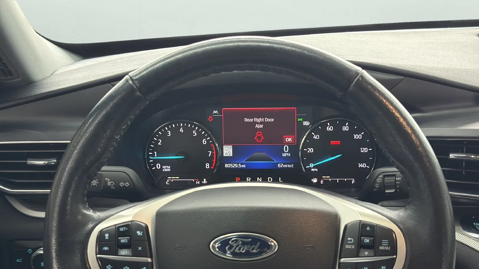 Ford Explorer photo 8