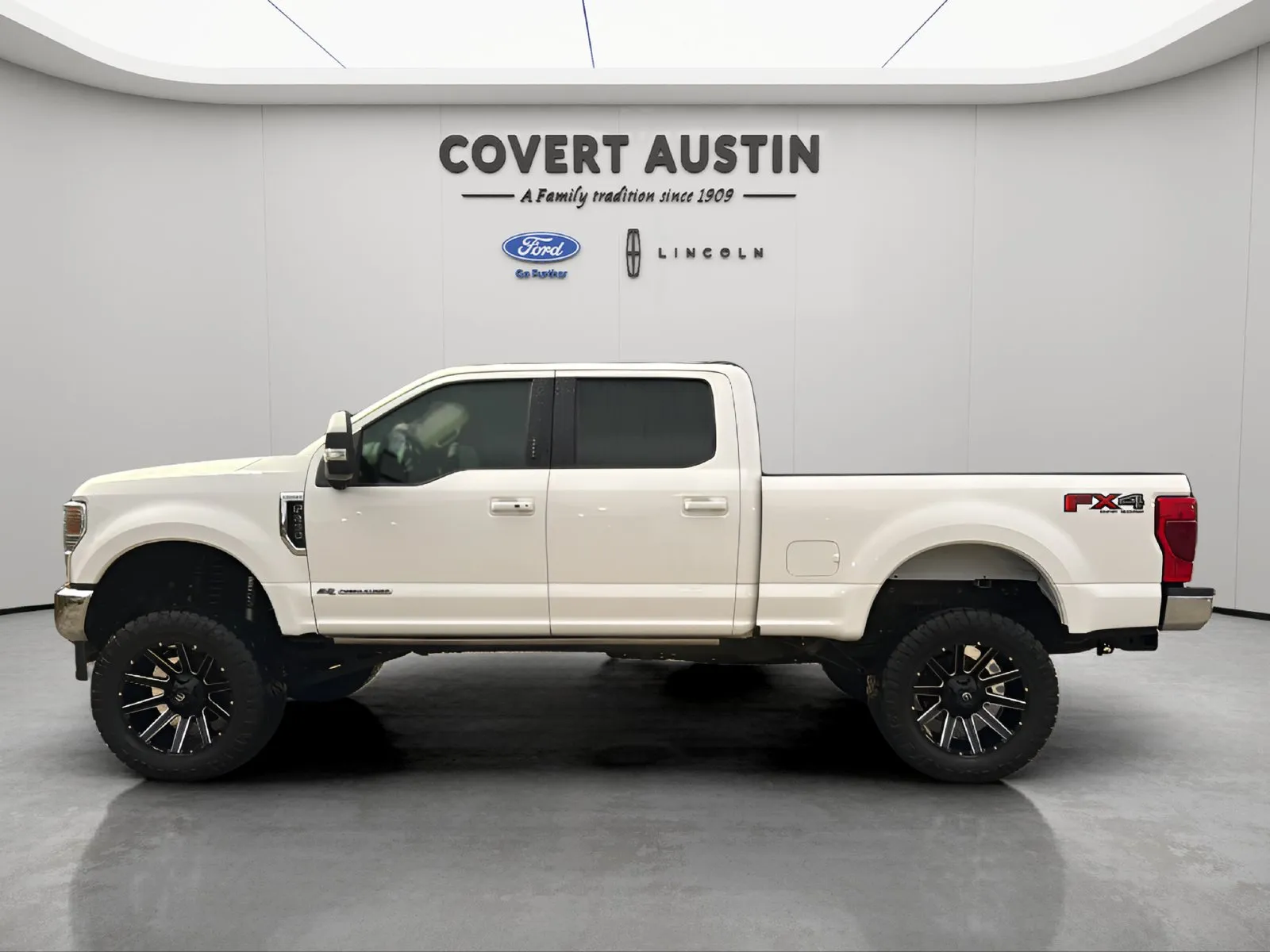 Ford F-250SD photo 2