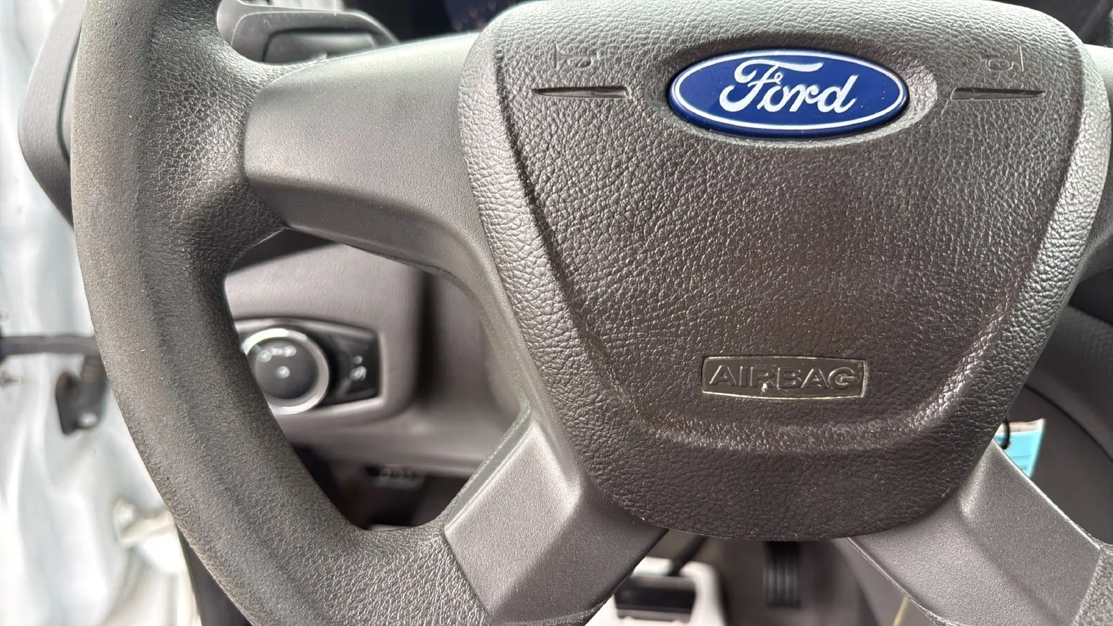 Ford Transit Connect photo 6