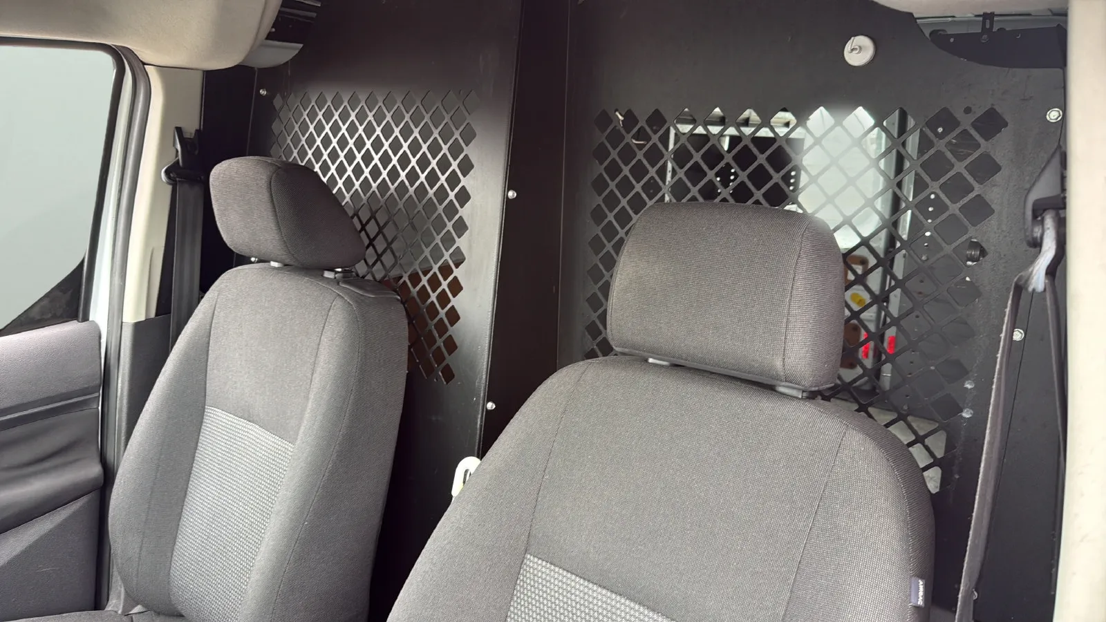 Ford Transit Connect photo 2