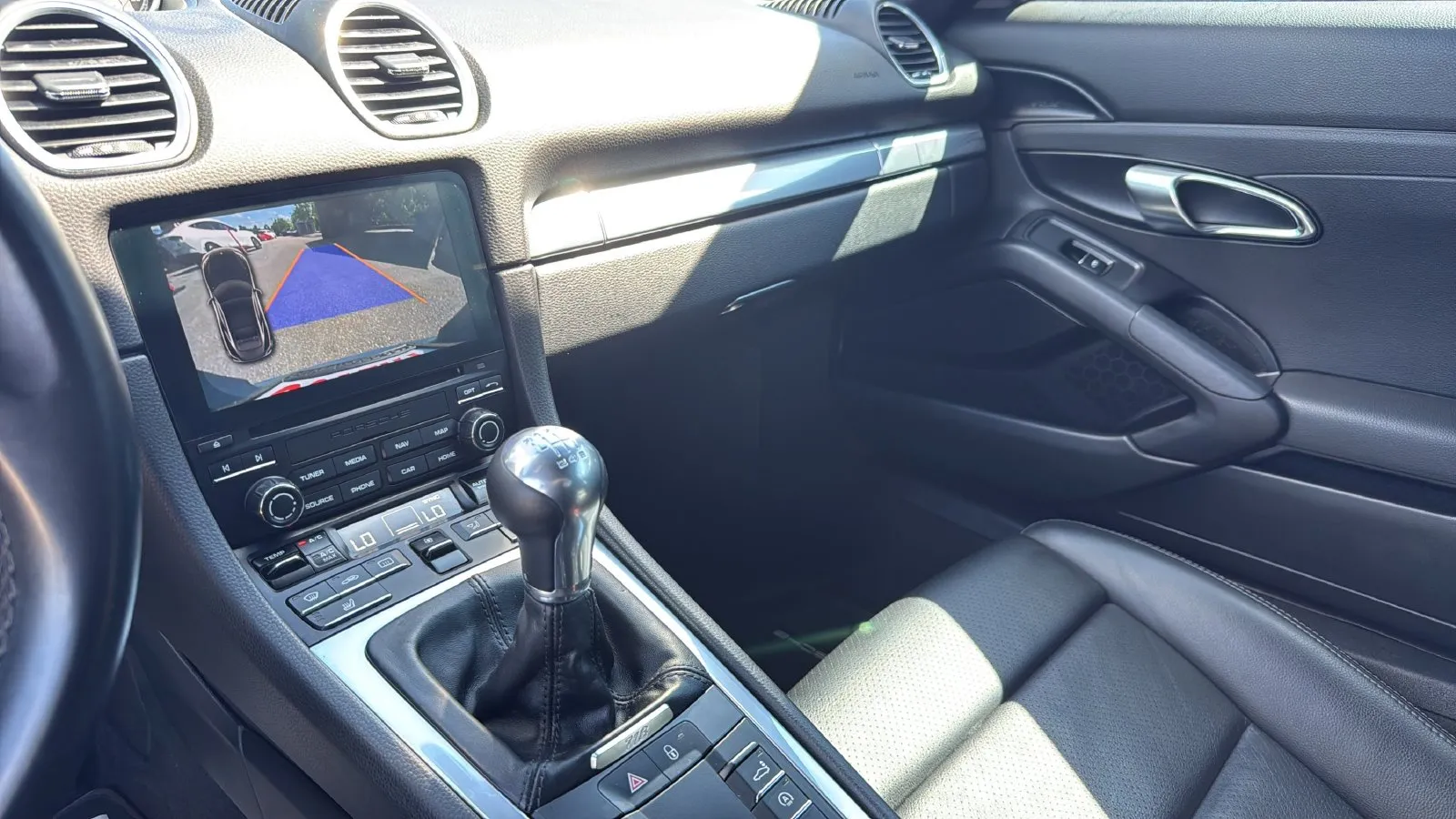 Porsche 718 Cayman photo 16