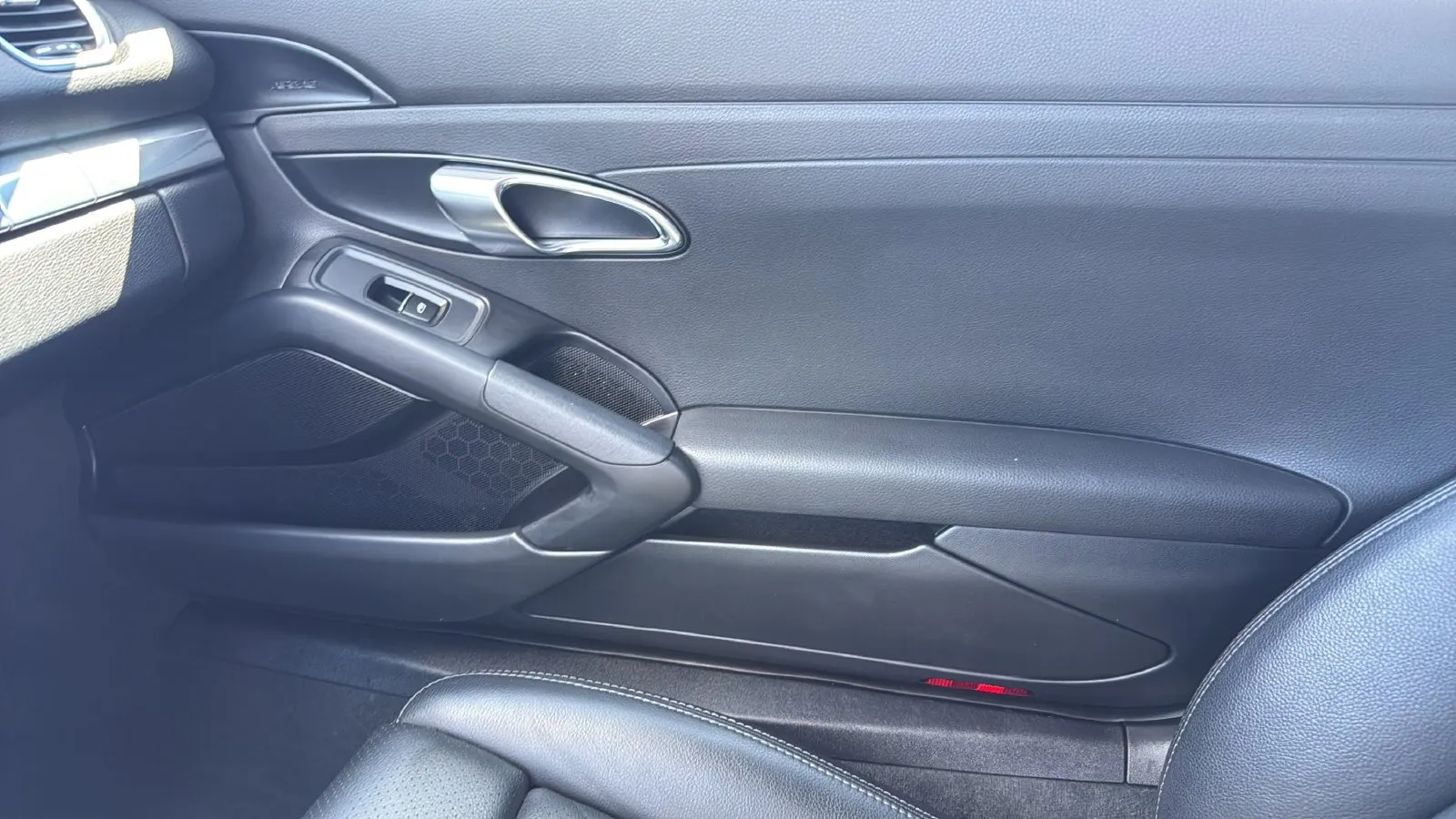 Porsche 718 Cayman photo 19
