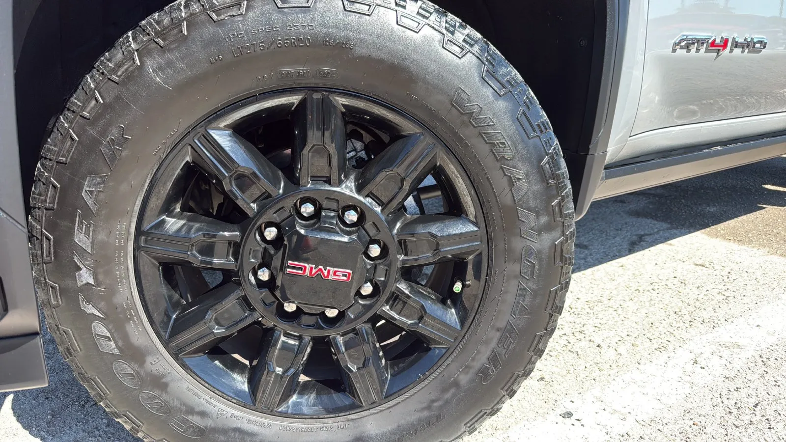GMC Sierra photo 29