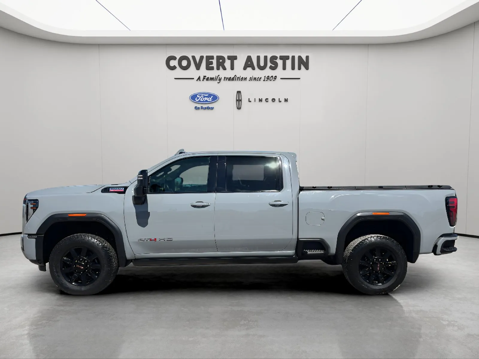 GMC Sierra photo 2
