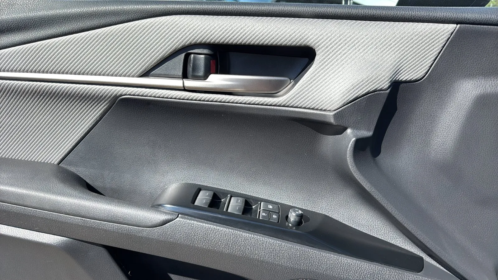 Toyota Camry photo 11