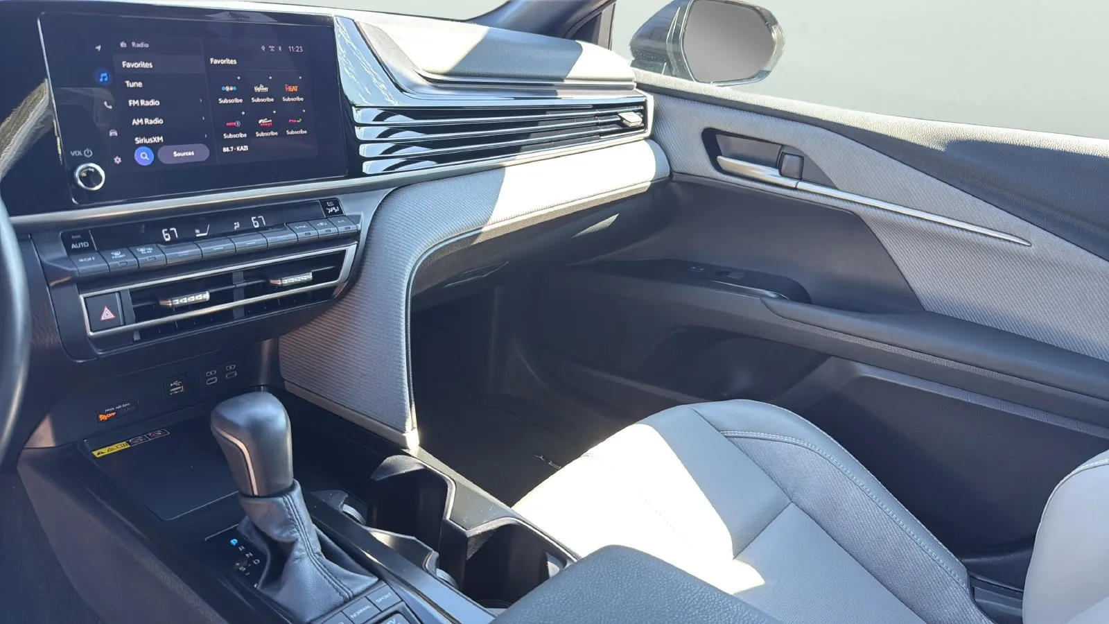 Toyota Camry photo 19