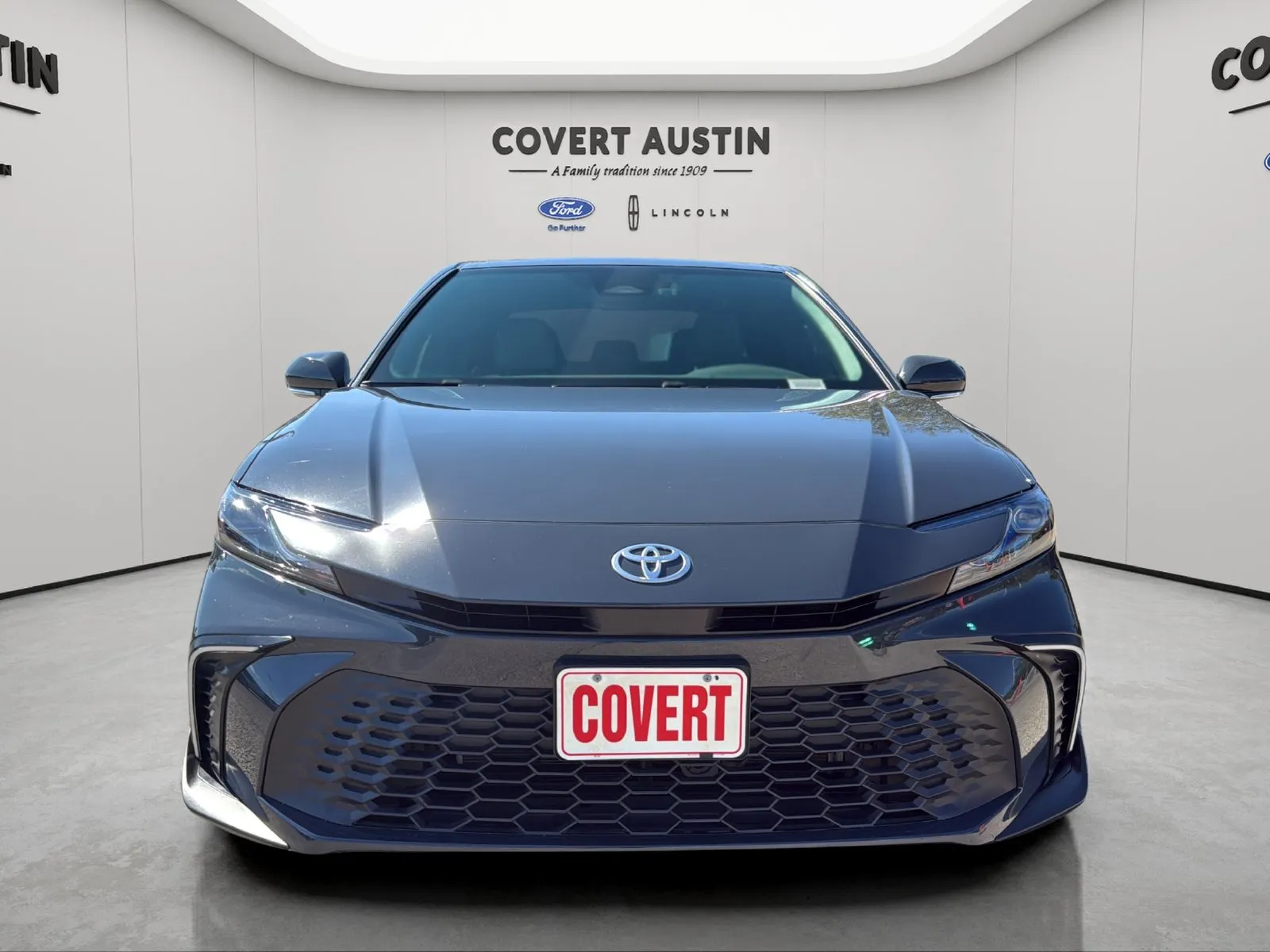 Toyota Camry photo 8