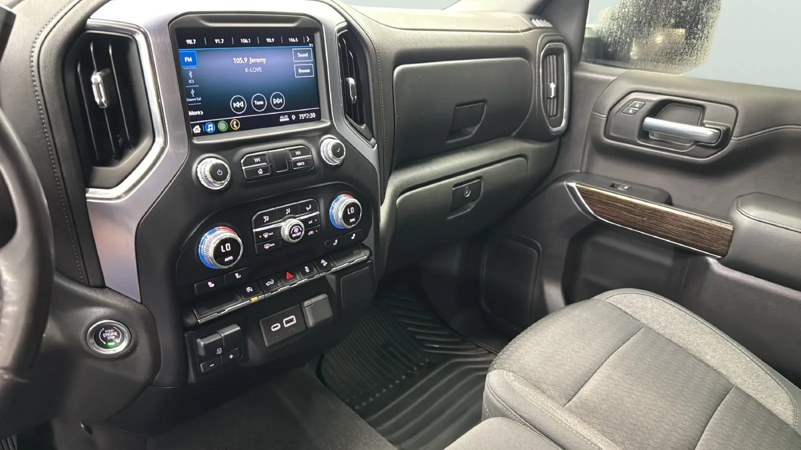 GMC Sierra photo 17