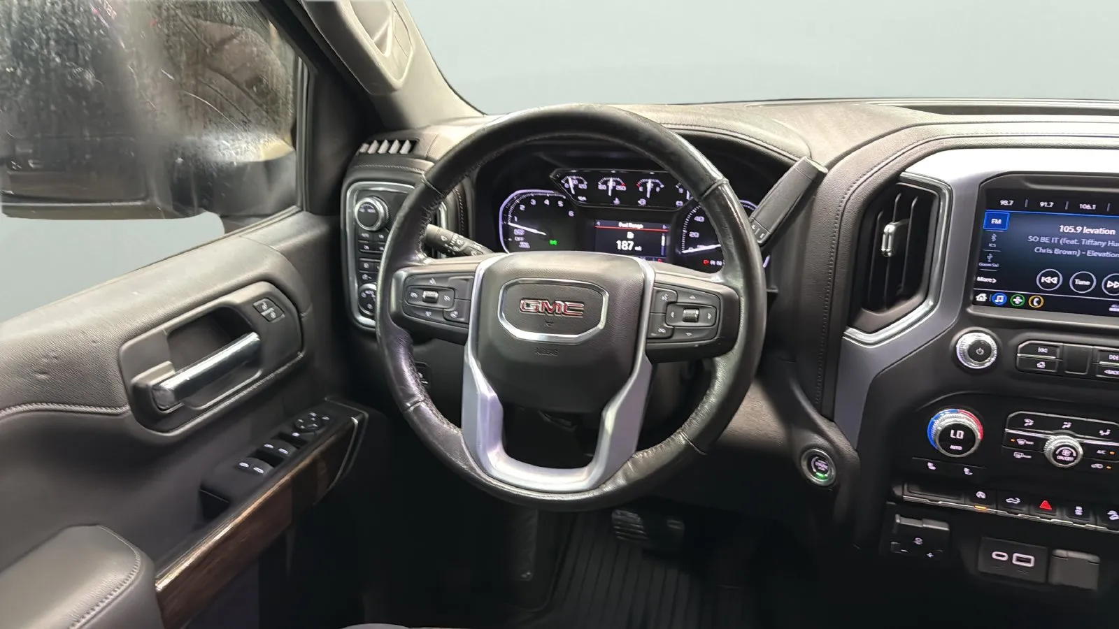GMC Sierra photo 10