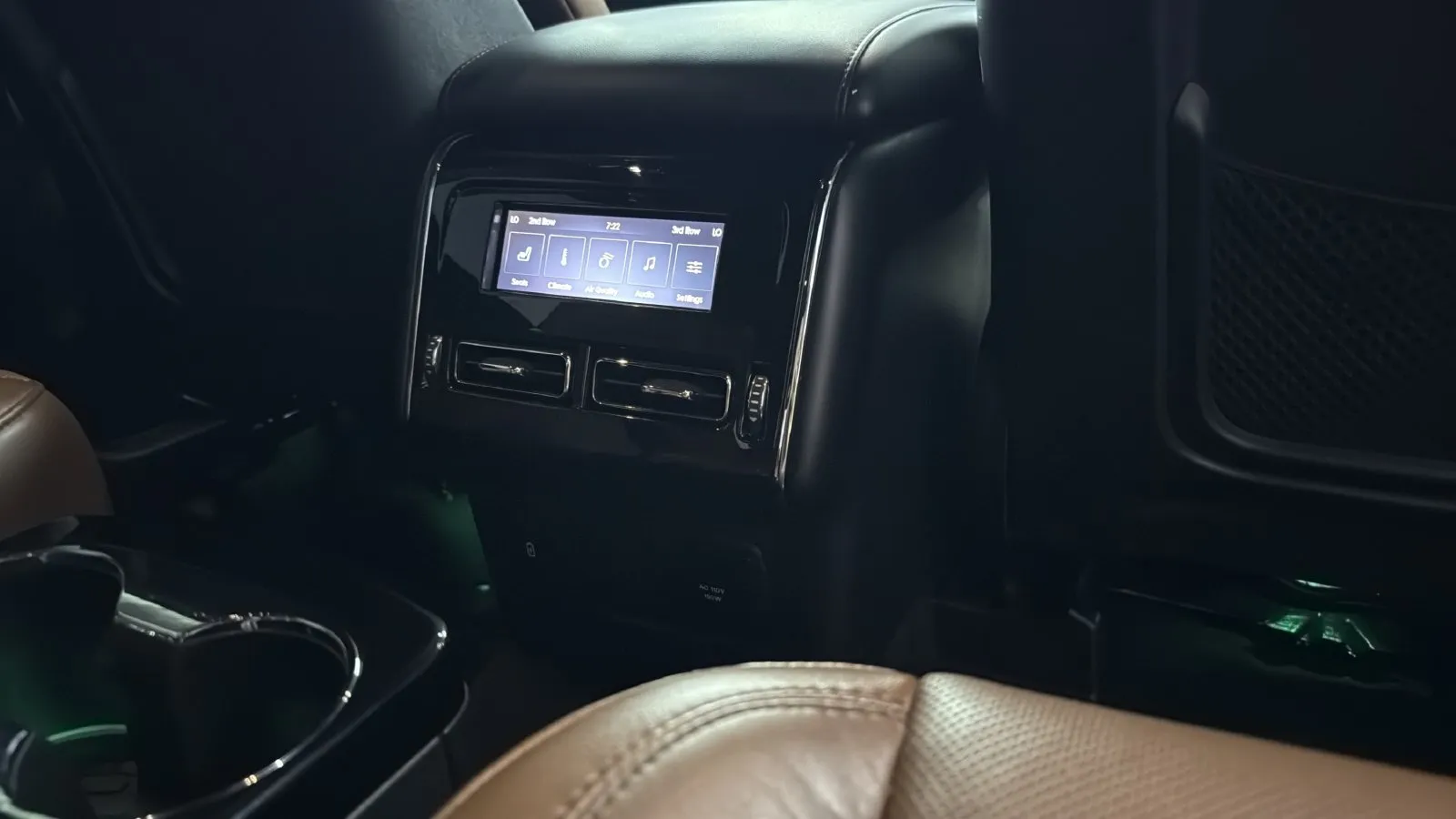 Lincoln Aviator photo 27