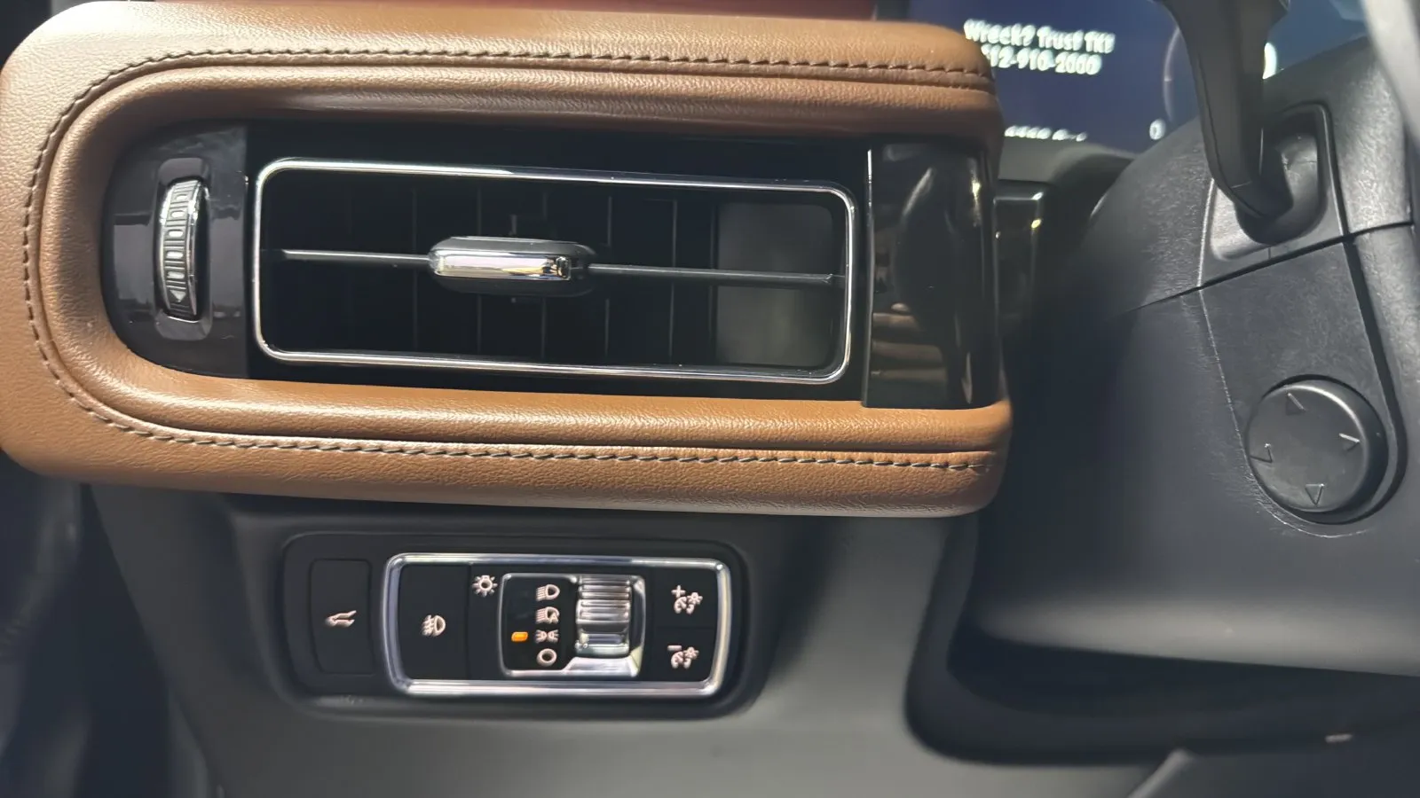 Lincoln Aviator photo 17